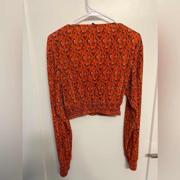 Urban Outfitters Cropped Plisse Wrap Top - Picture 7 of 9